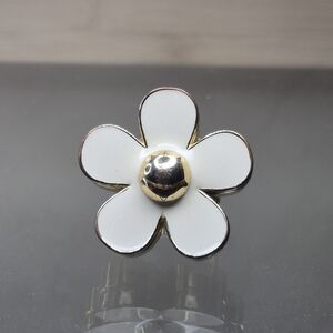 Elegant White Flower Ring with Gold Accents